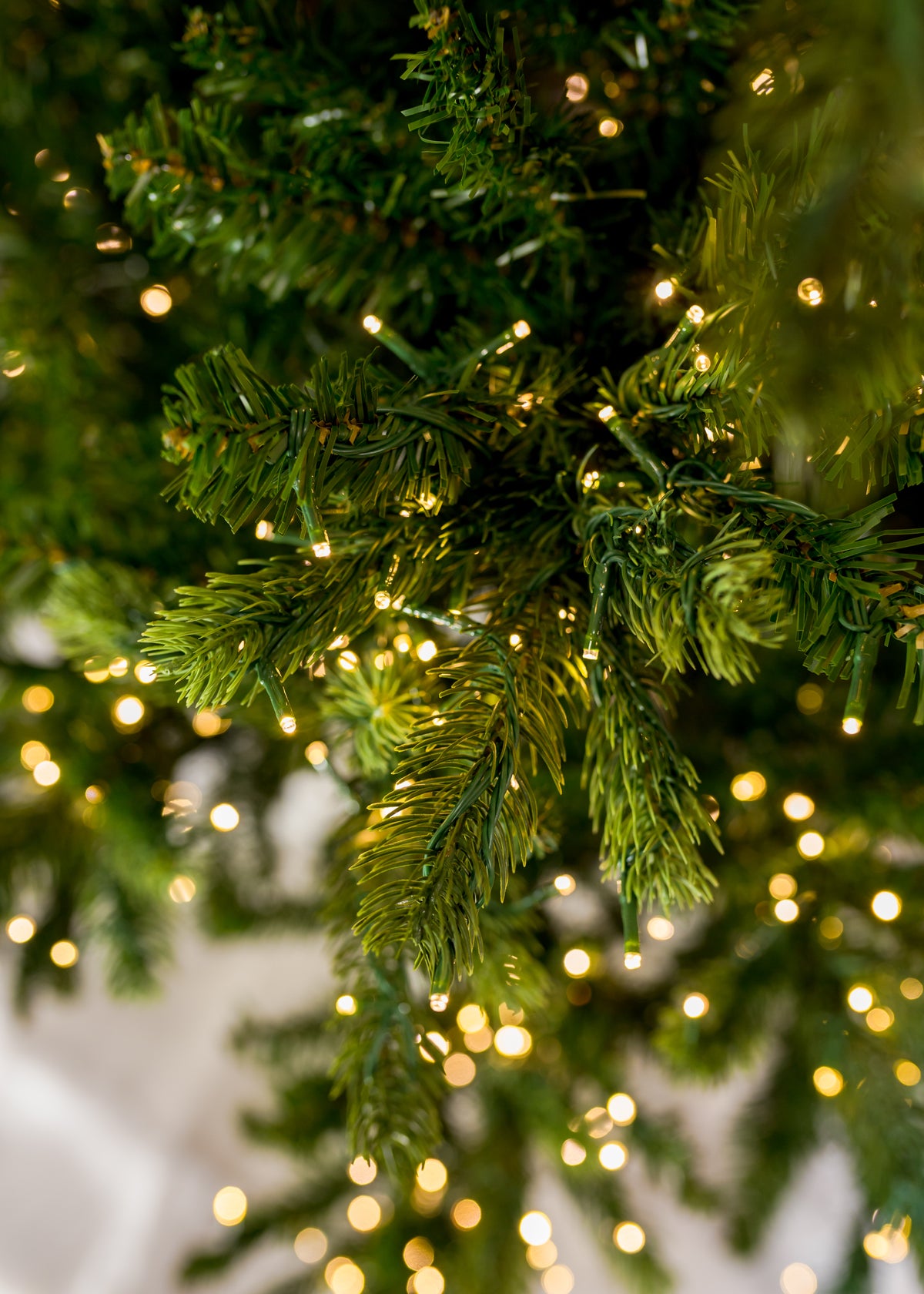 Royal Pine Color-Change Christmas Tree