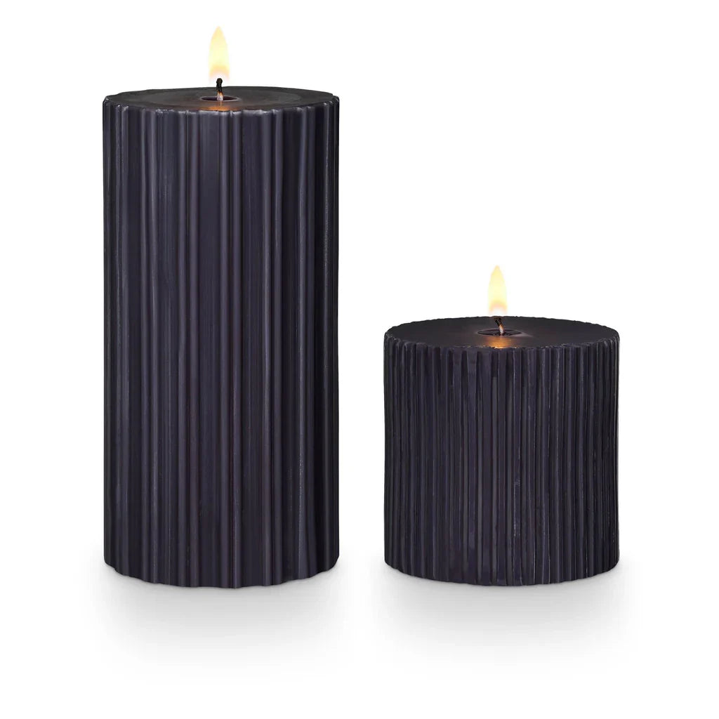 Blackberry Absinthe Medium Fragranced Pillar Candle - Thumbnail 3