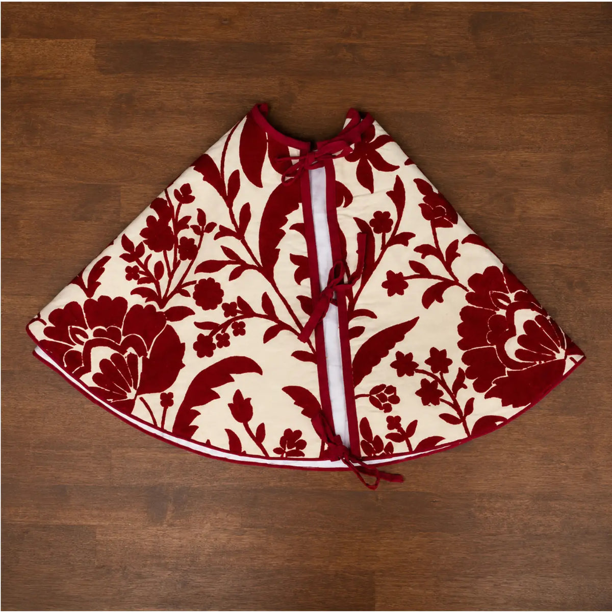 36" Red Crewelwork Floral Tree Skirt