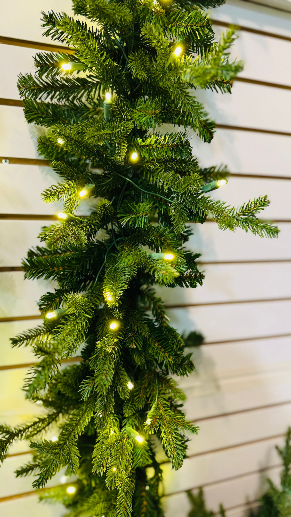 9'X12' Wasatch Frasier Fresh Cut Garland with Warm White LED