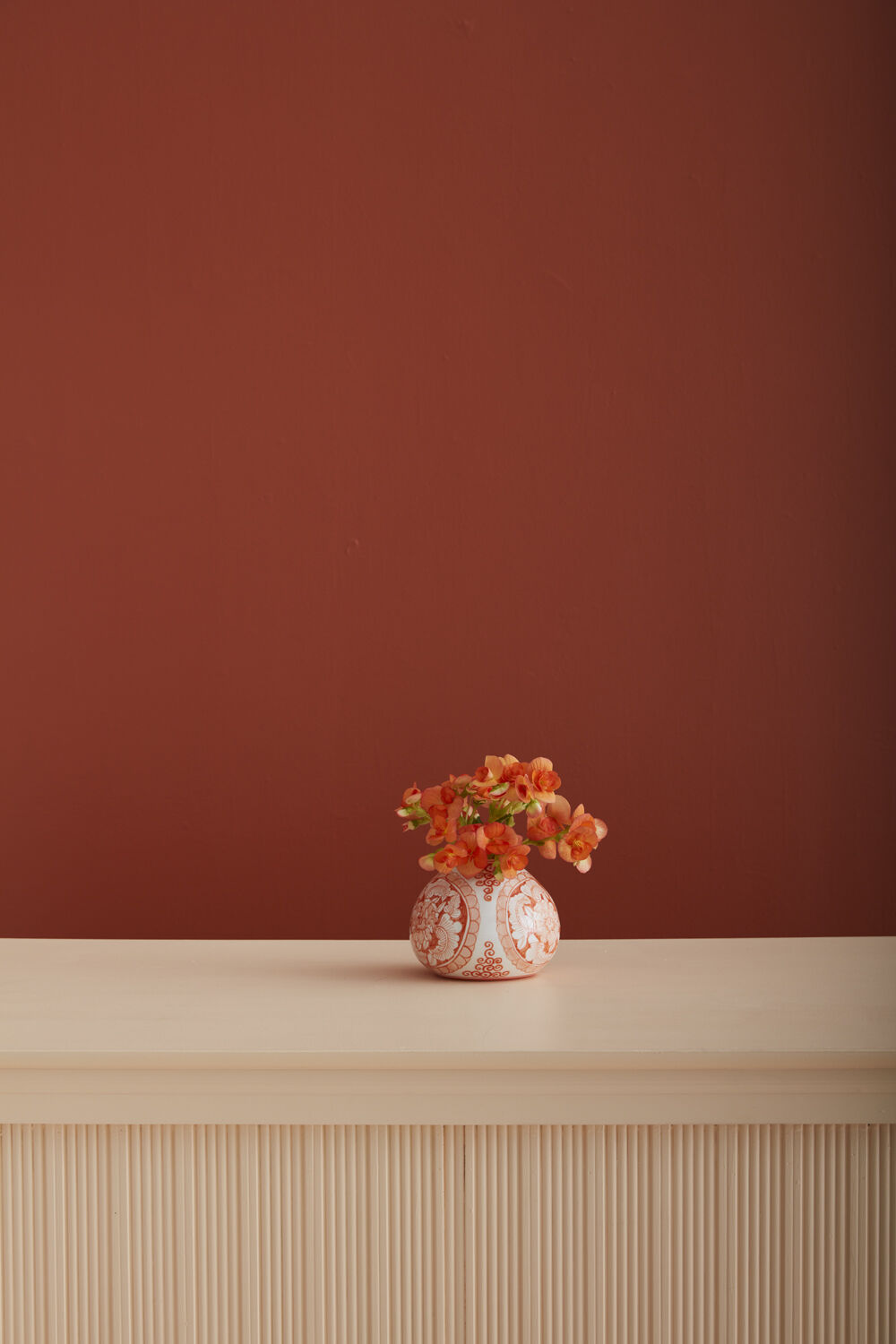 9.25" Coral Eleanor Chinoiserie Vase - Thumbnail 4