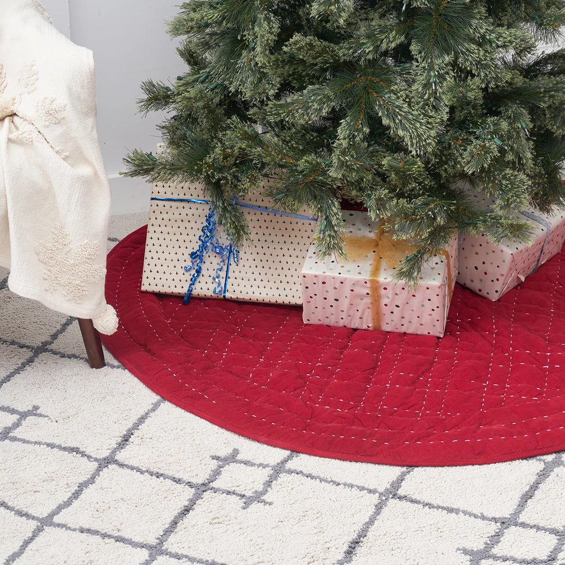 Elliot Ruby Tree Skirt