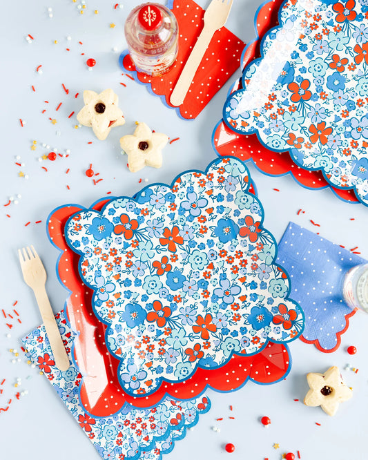 9" Floral Americana Scalloped Paper Plate