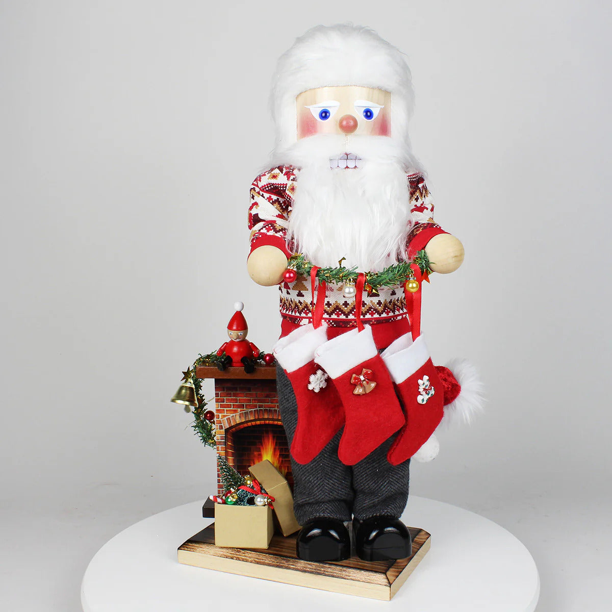 Nutcracker Santa Cozy Decorating