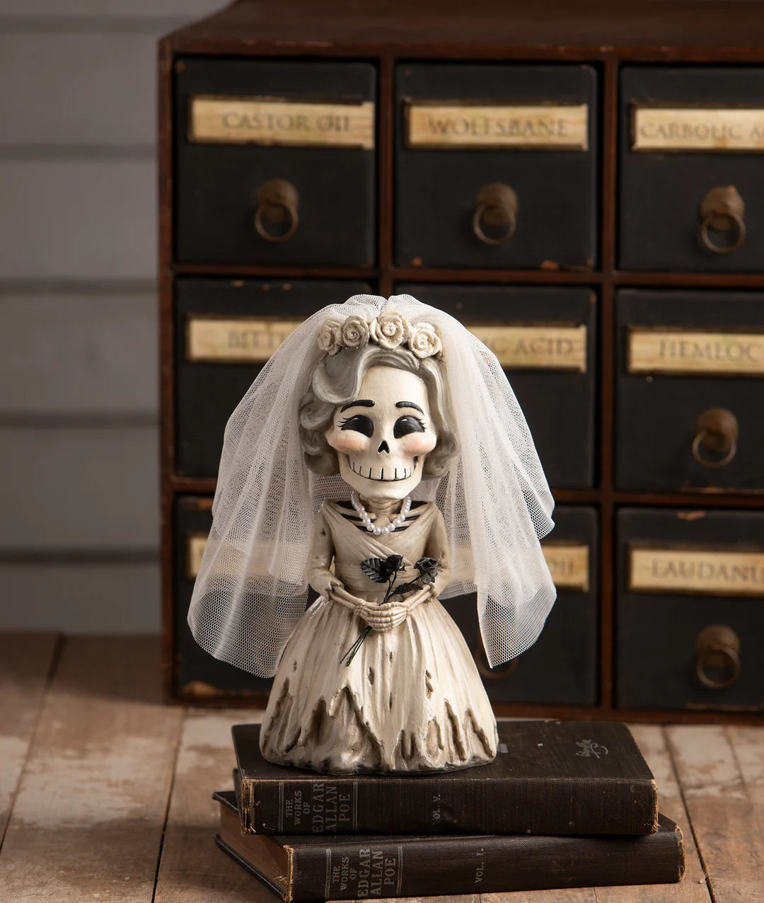 Bride Evangeline Skelly - Bethany Lowe