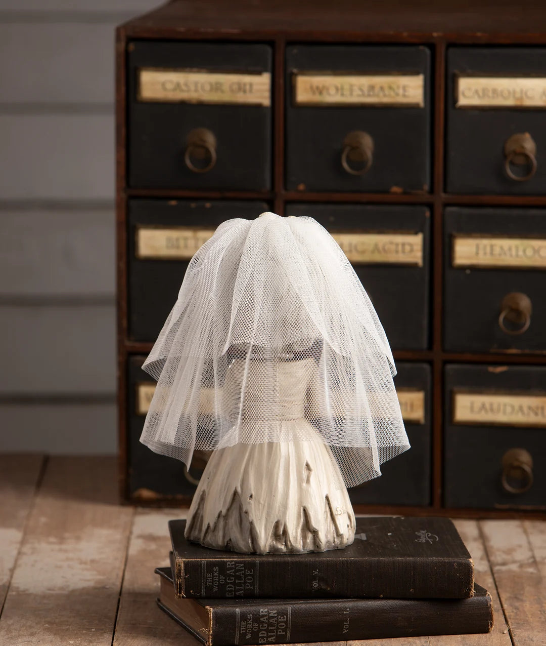 Bride Evangeline Skelly - Bethany Lowe