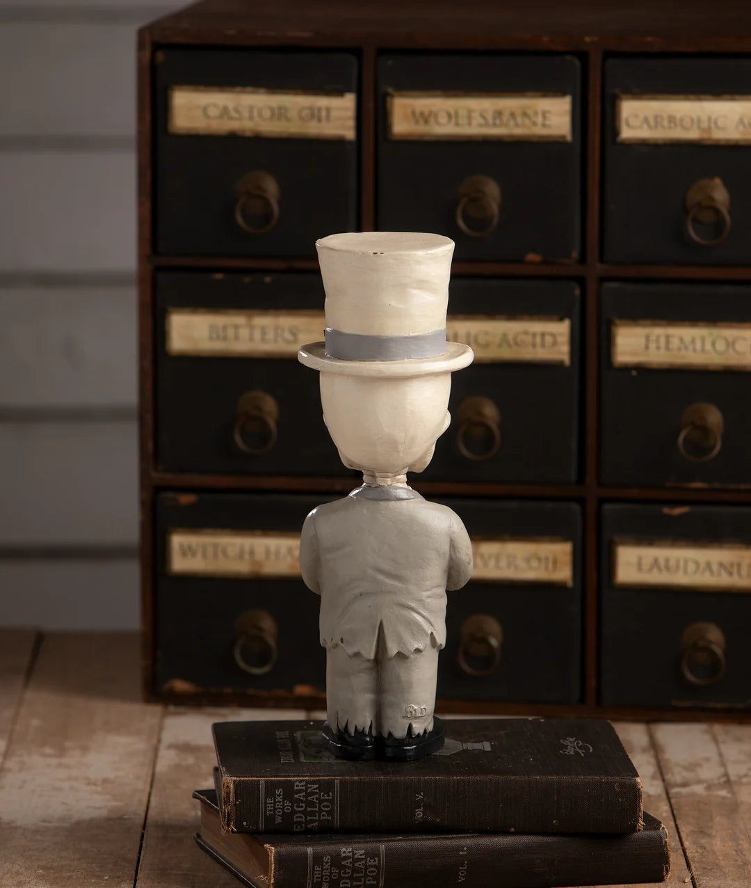 Groom Mortimer Skelly - Bethany Lowe