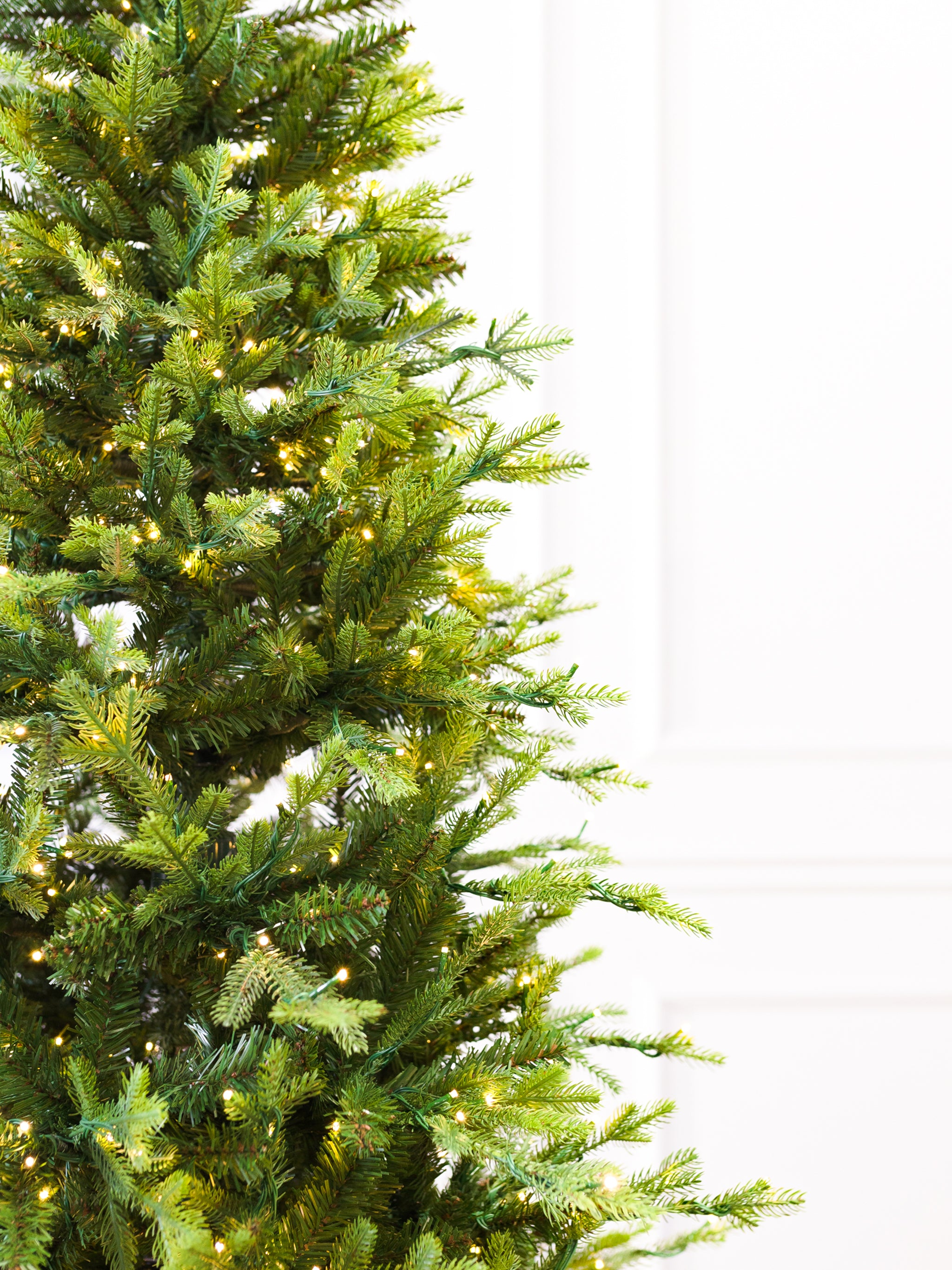 Modern Display Easton Spruce Christmas Tree - Thumbnail 5