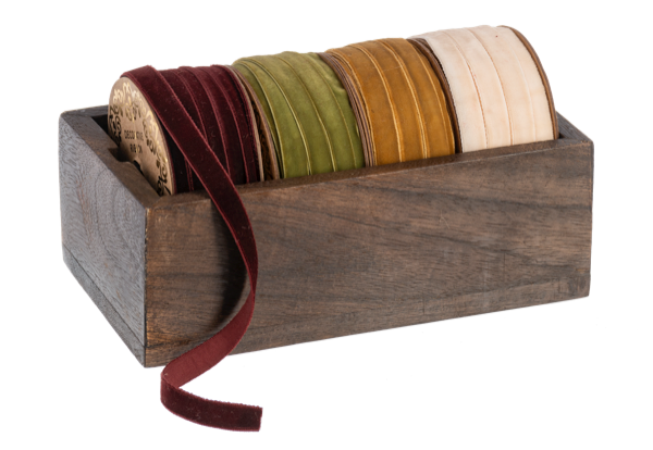 Ribbon In Wood Box Set of 4